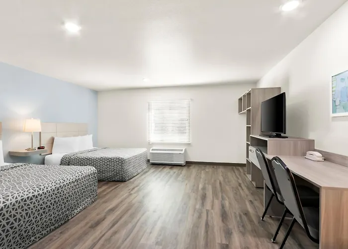 Woodspring Phoenix Medical Center Hotel *