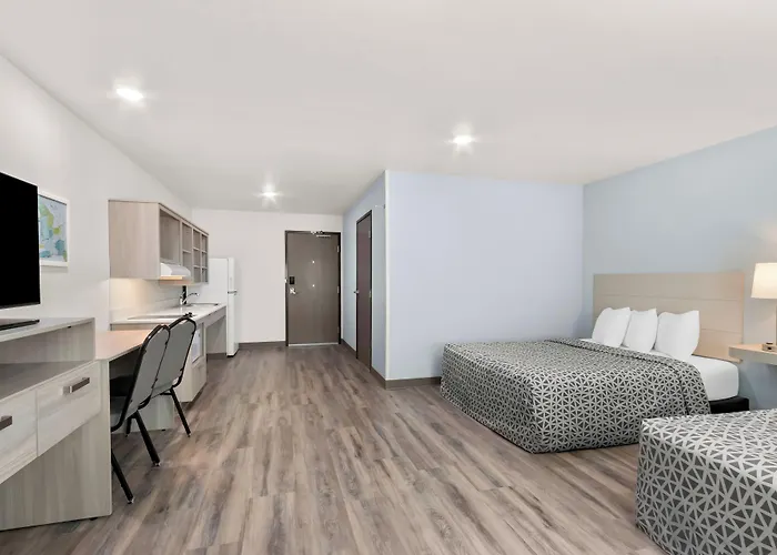 Woodspring Phoenix Medical Center *