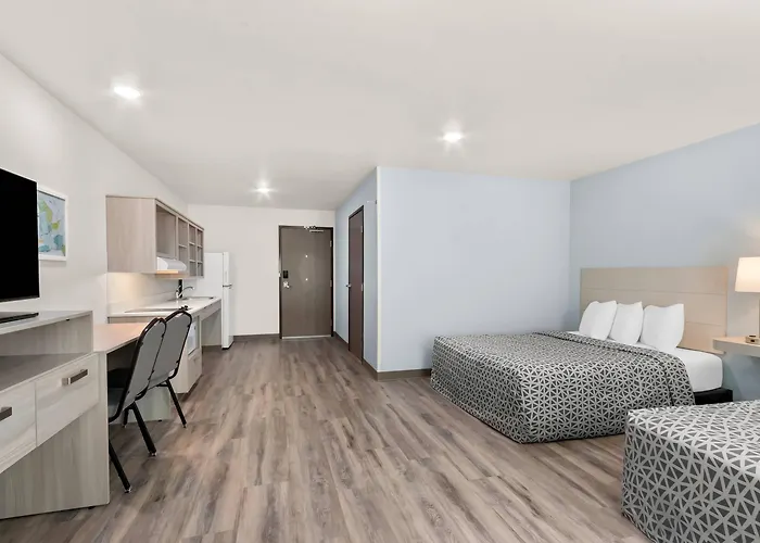 Woodspring Phoenix Medical Center * Chandler